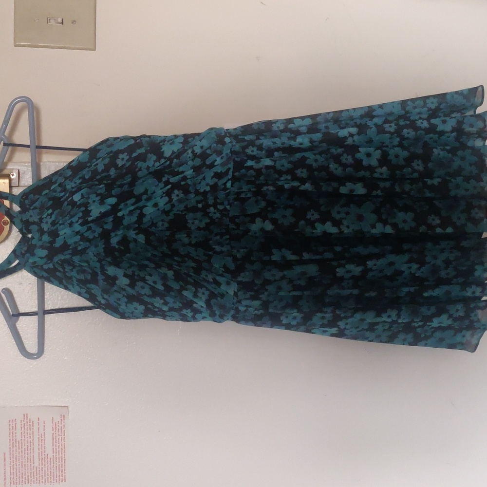 Pleated Floral dress (New)